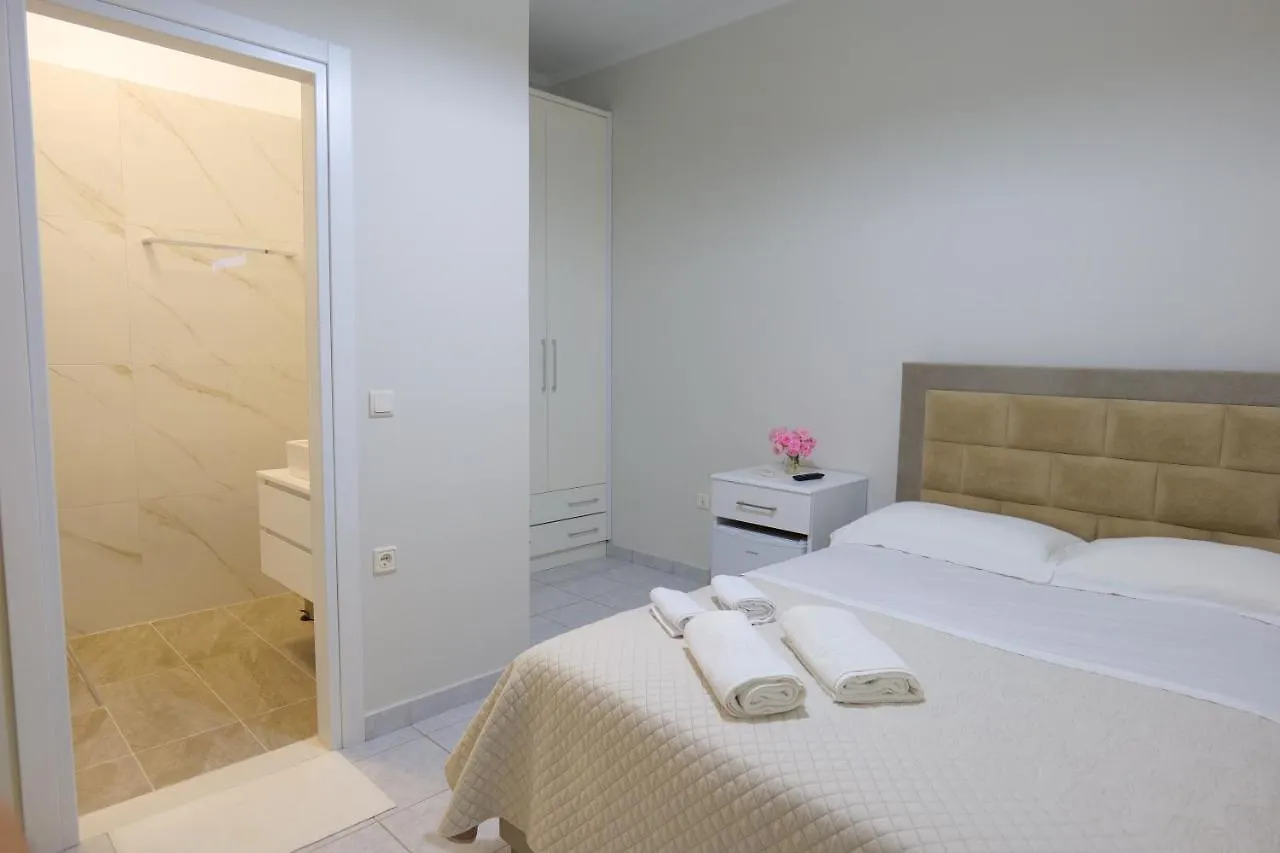Lodge Saranda Landscape Villa